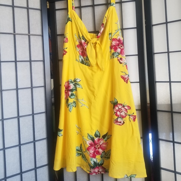 Nwot Yellow floral front tie summer dress - Picture 5 of 6